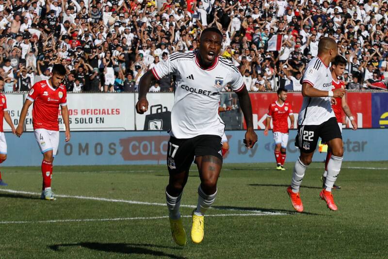 jugando por Colo Colo en el Campeonato Nacional (Foto: Photosport)