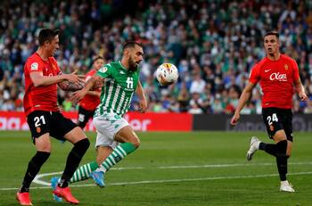 Real Betis de Manuel Pellegrini venció a Mallorca en emocionante duelo y sigue arriba en La Liga
