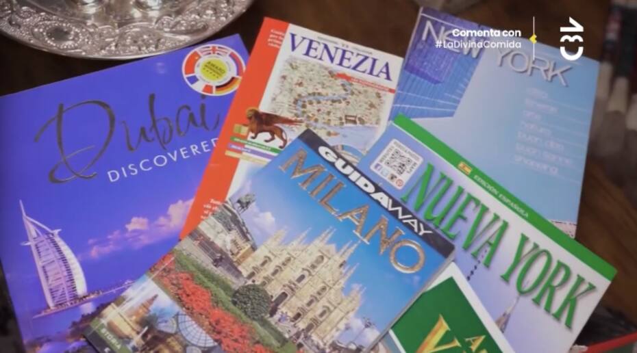 La colección de libros de Gisella Gallardo. Foto: CHV.