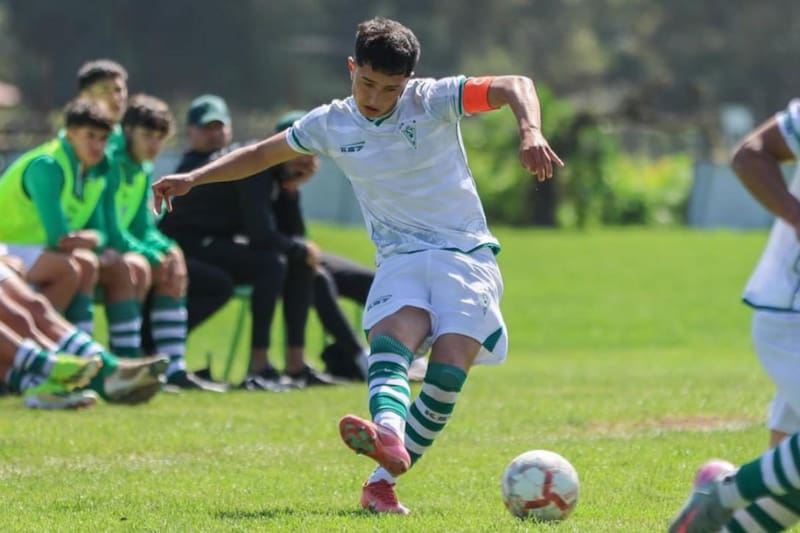 El mediocampista se sumará a la Sub-17 de Gremio de Porto Alegre. Foto: Diego Molina en Instagram.