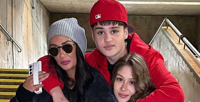 , reapareció en televisión.