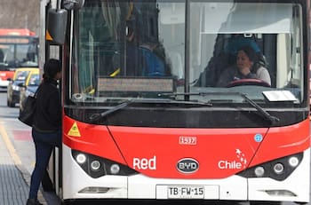 Tras el alza en el precio de las bencinas: ¿Cuál será el valor del pasaje en Metro y Red Movilidad?