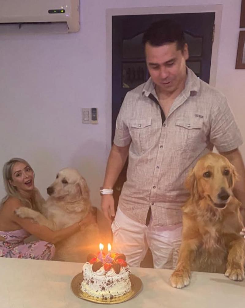 La modelo disfruta junto a Patricio Galaz.