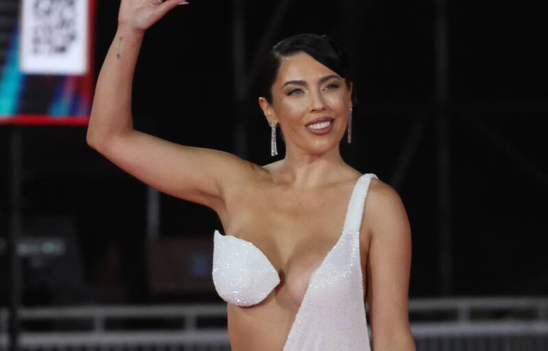 lució un osado vestido que no gustó en redes sociales. Créditos: Aton