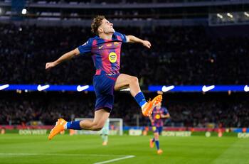 El Barcelona ganó, gustó y goleó en el retorno a su mítico Camp Nou tras 909 días de espera