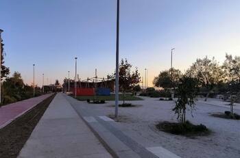 El megaproyecto urbano de 80 mil millones de pesos en Santiago que sigue esperando fecha de inauguración