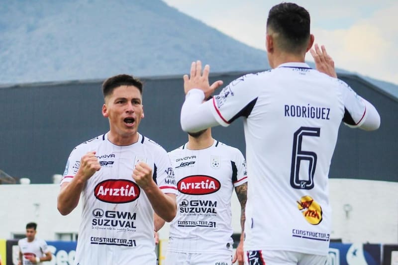 Deportes Melipilla intentará mantenerse como líder exclusivo de la Segunda División.