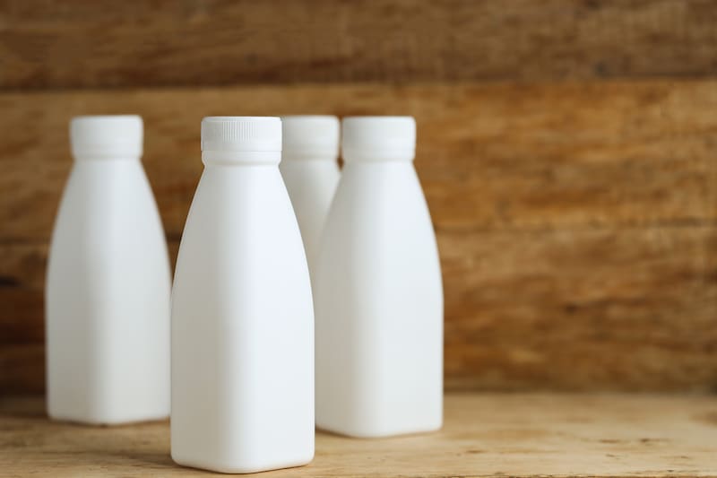 La empresa se dedicaba a la producción de lácteos de marca para grandes cadenas de supermercados. Imagen referencial. Créditos: Freepik.