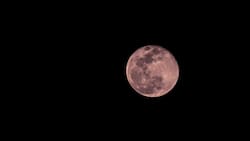 Aprovecha toda la energía de la Luna Rosa con estos CUATRO rituales