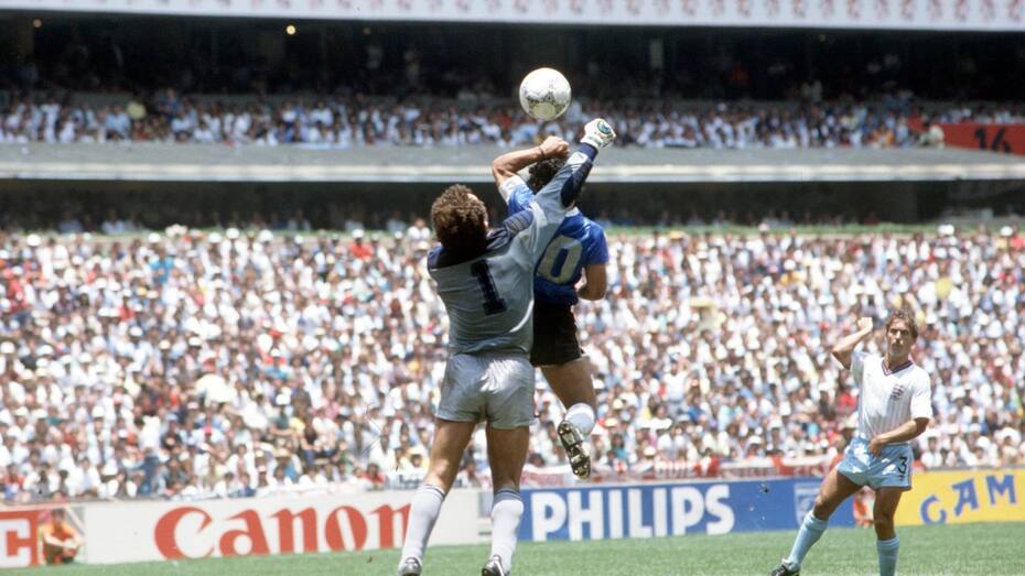 Los dos goles marcados por el "10" ante Inglaterra fueron narrados por Víctor Hugo Morales.