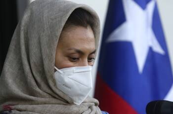 Primera mujer afgana refugiada en Chile tras su arribo: "Por fin puedo dormir tranquila"