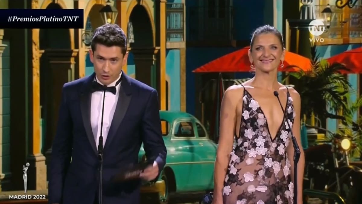 Antonia Zegers y Daniela Ramírez: Revisa los looks de los artistas chilenos en los Premios Platino 2022