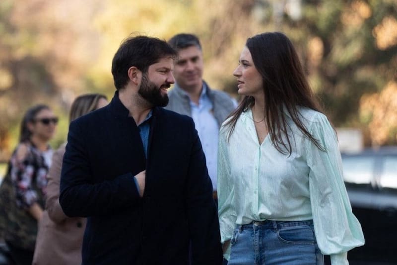 Gabriel Boric e Irina Karamanos sostuvieron una relación sentimental en el pasado.