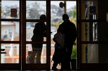 Explosión de bomba de ruido: 14 estudiantes resultaron heridos en colegio de Peñalolén