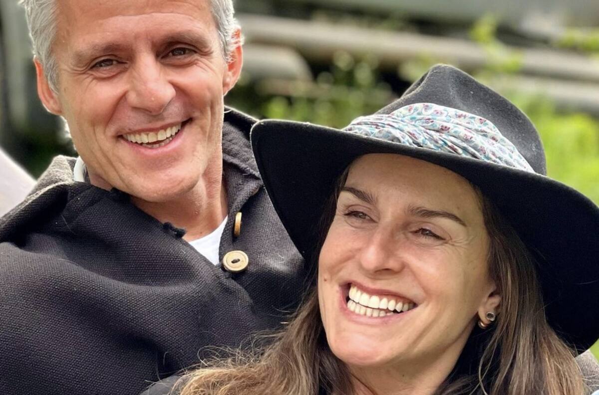 “Disfrutando como chancho en el barro”: El especial y romántico relajo de María Gracia Subercaseaux y Waldemar Méndez en su nueva casa.
