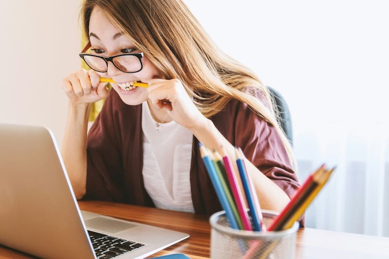 Las carreras que más estrés generan, según la IA.