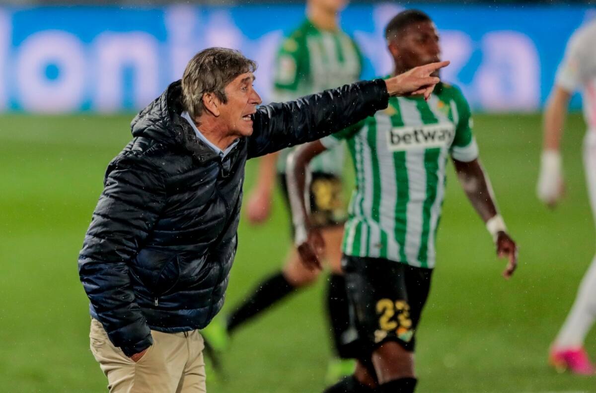Referente de Real Betis le pone presión a Manuel Pellegrini: "Muchas veces no me pone y estoy para jugar"