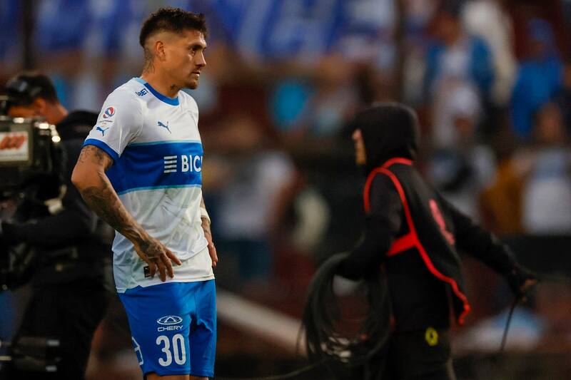 Nicolás Castillo en el Clásico Universitario. Agencia Aton