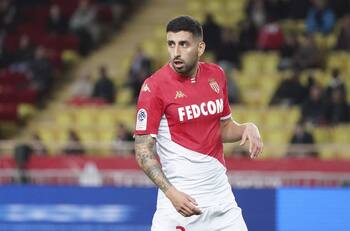 Guillermo Maripán fue titular en triunfo del Mónaco y quedó a cuatro puntos del líder