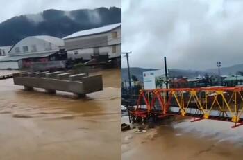 VIDEOS | Así está Curanilahue: SENAPRED declaró alerta roja por desbordes