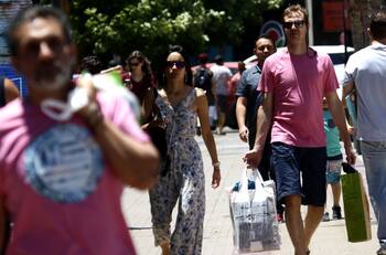 El tiempo hoy en Santiago: Cielo despejado y altas temperaturas para este viernes en la capital