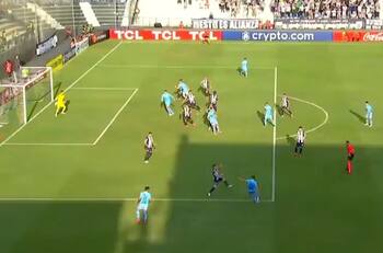 ¿Robo? El polémico gol de taco anulado a Steffan Pino contra Alianza Lima en Copa Libertadores