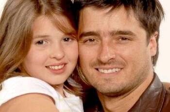 "¿Qué opinan de esta foto? ¿Lloran conmigo?": Belén Soto sorprendió con el antes y después de los actores de "Papi Ricky"