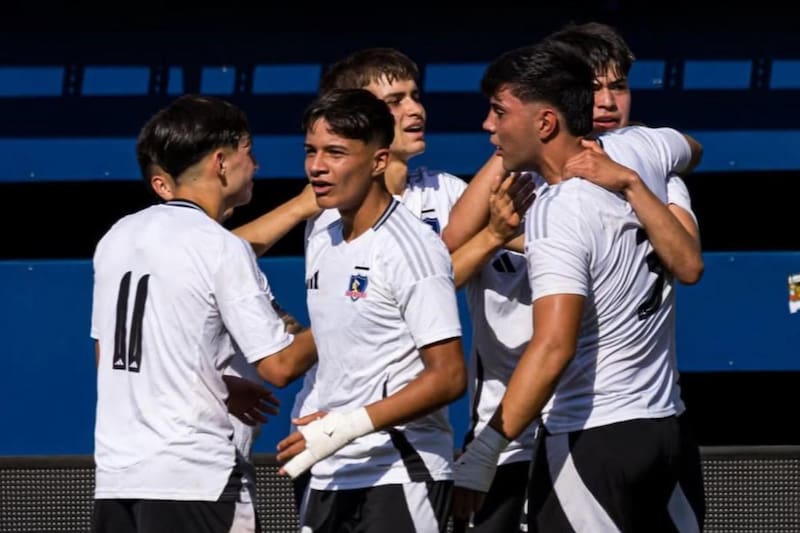 Los Albos se proclamaron campeones del Campeonato Nacional de la categoría. Foto: Colo Colo Fútbol Joven.