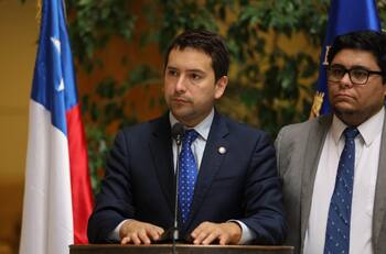 Diputado Republicano comparó endometriosis con una patada en los testículos