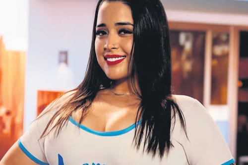 La guapa familiar de Bombo Fica que acusa de discriminación a comunidad evangélica por trabajar en Arsmate