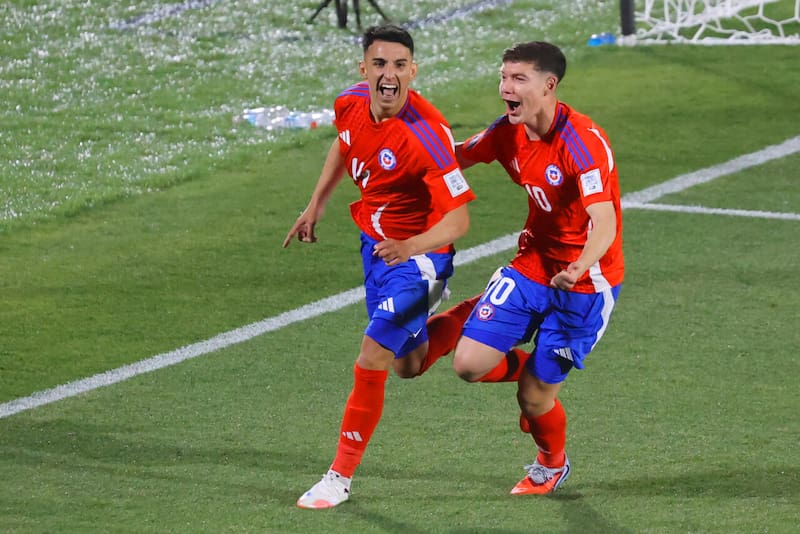 Destacó en el Mundial Sub-20 con Chile, fue citado a La Roja adulta y ahora marcó este gol en Argentina. Foto: Aton.