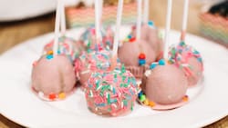 Esta es la receta de cake pops más fácil para regalar en este Día del Niño