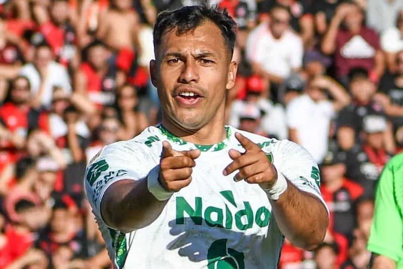 Marcó seis goles en su paso por Sarmiento.