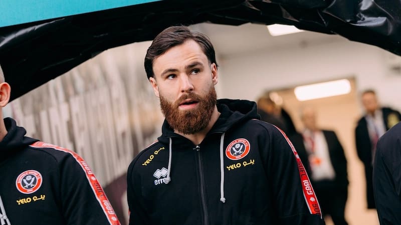está en duda para duelo de los playoffs de Championship. Foto: Sheffield United.