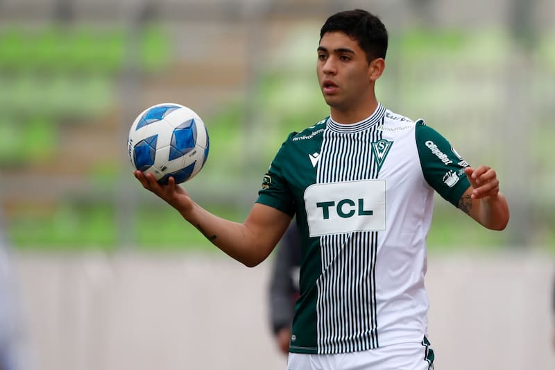 El defensa rescindió contrato con Wanderers para fichar por Antofagasta