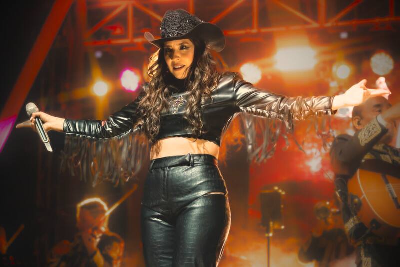 La artista imperdible en la Fiesta de la Empanada 2026. Créditos: @mjqoficial vía Instagram.