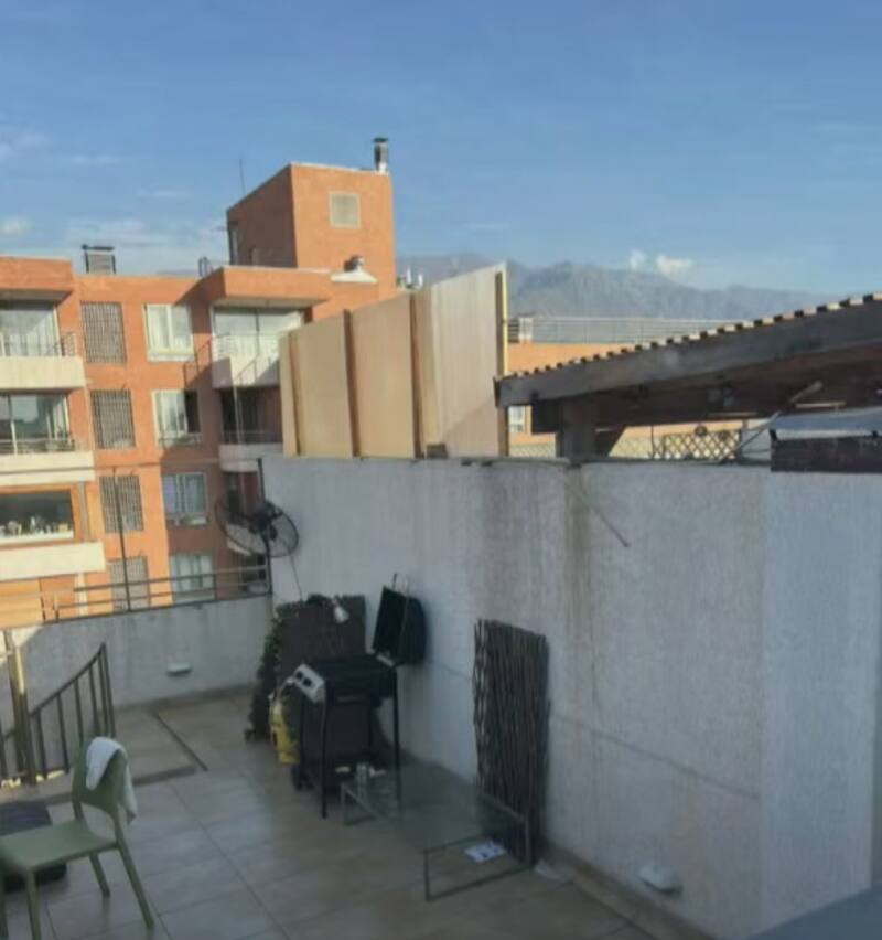 está siendo demandado por una construcción ilegal.