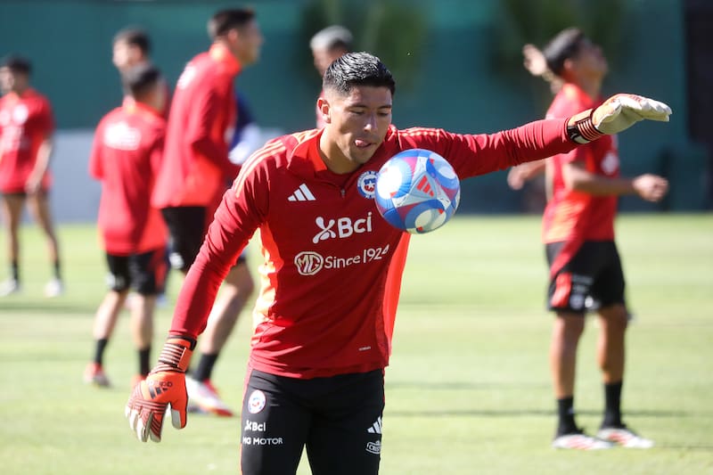 Tendrá más días que Lawrence Vigouroux y Gabriel Castellón para convencer a Ricardo Gareca de ser titular ante Paraguay. (Foto: Aton)