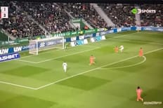 VIDEO | Era el debut soñado: la inmejorable ocasión de gol que falló Lucas Cepeda en el Elche
