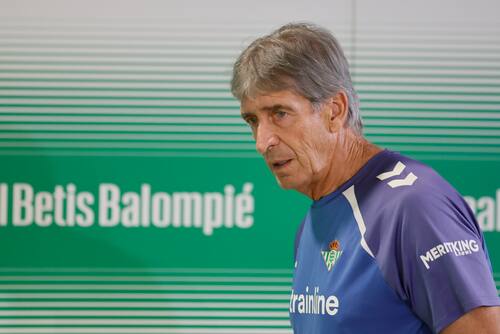 Suma su sexta temporada al mando del Real Betis.