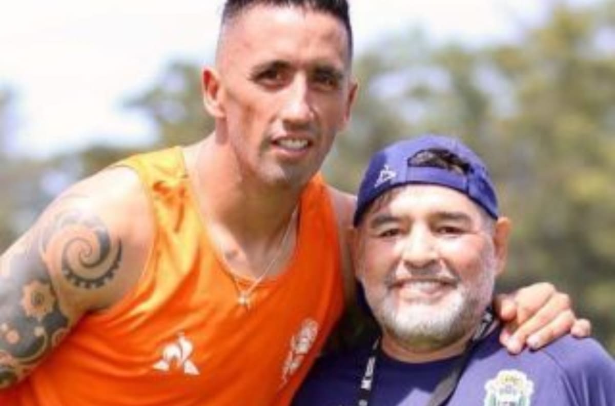 Tu mejor gol: Maradona agradeció a Lucas Barrios tras importante donación