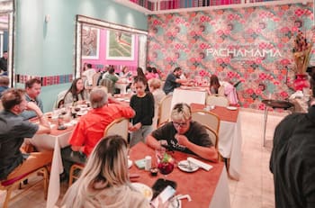 No te puedes perder este tenedor libre de comida peruana en Santiago: se encuentra cerca de una estación de metro