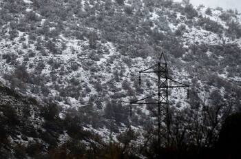 VIDEO | Nieve en el sur de Chile: Más de 4 mil personas están aisladas entre regiones del Biobío y La Araucanía
