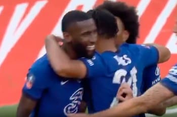 Todo mal: El autogol de Harry Maguire para el tercer tanto de Chelsea
