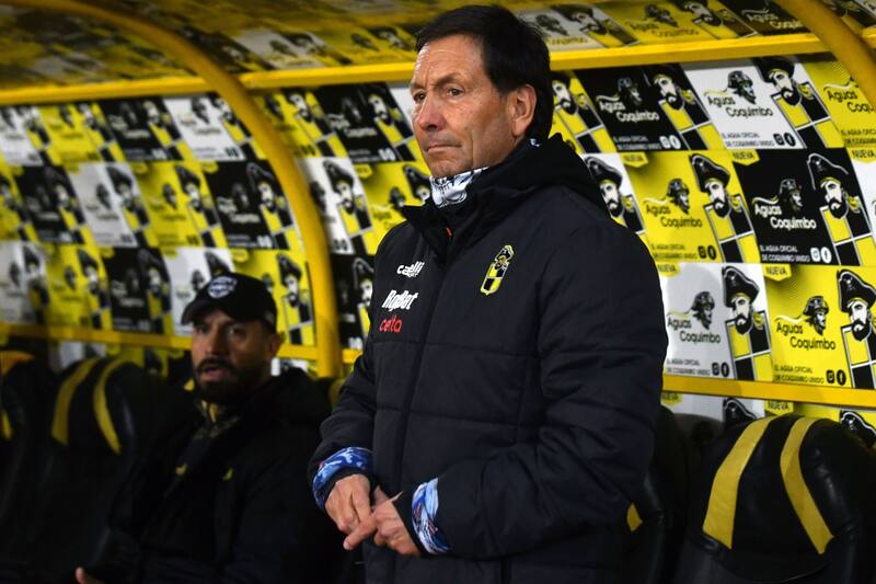 , entrenador de Coquimbo Unido, hoy puntero del Campeonato Nacional. Foto: Agencia Aton.