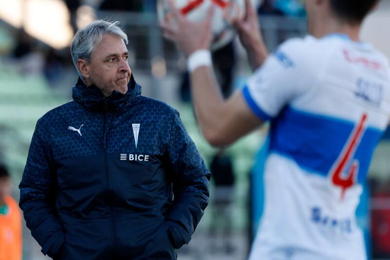 anunció que cuatro jugadores no estarían frente a Wanderers por Copa Chile. Aton.