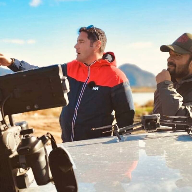 Pancho Saavedra y “El Catador” grabando el programa de Canal 13