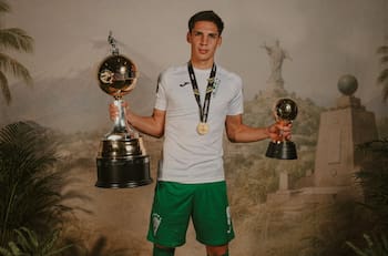 Fue la gran figura de Wanderers en Copa Libertadores y ahora sorprendió con este tatuaje del trofeo