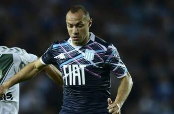 Periodista argentino contra Díaz: "Que le afloje al Twitter y se ponga a entrenar"