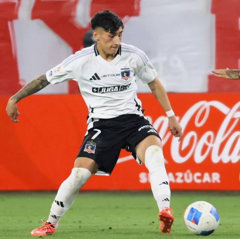 El joven de 18 años debutó con la camiseta número 7 en la goleada ante San Felipe.